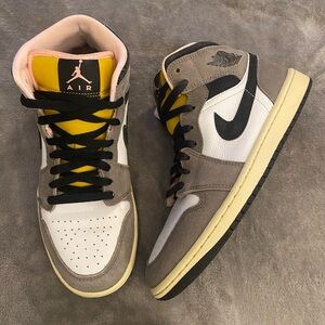 Jordan 1 Sneakers
